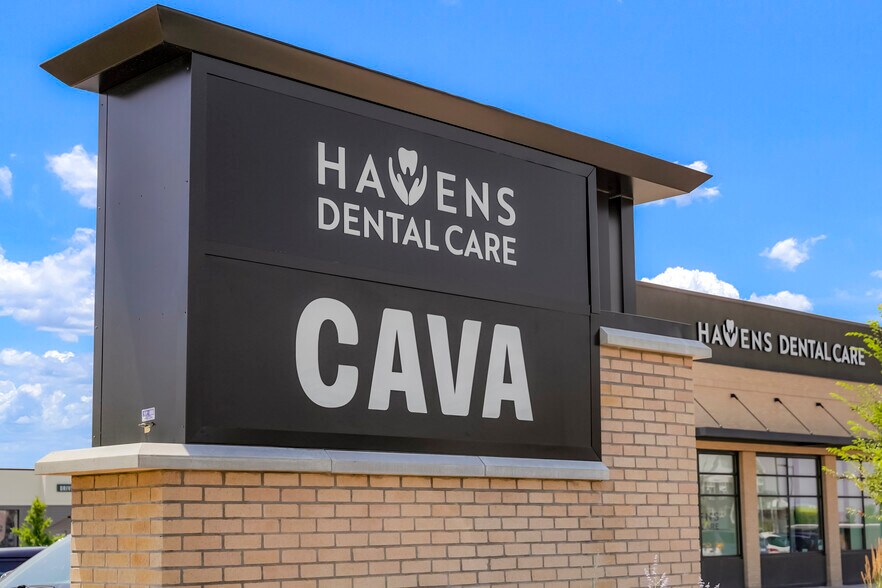 More Photos Of 4871 Tower Rd, Denver Fast Food For Sale