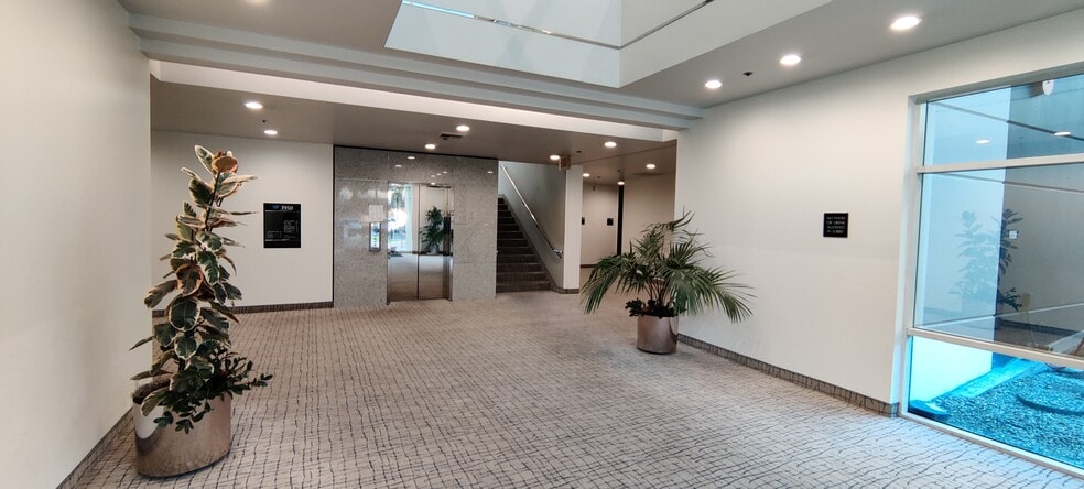More Photos Of 3950 Paramount Blvd, Lakewood Office For Lease