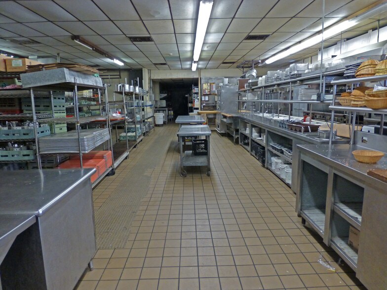 More Photos Of 2017 Bernville Rd, Reading Hotel For Sale