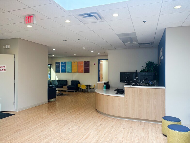 More Photos Of 1161 Lake Cook Rd, Deerfield Medical For Lease