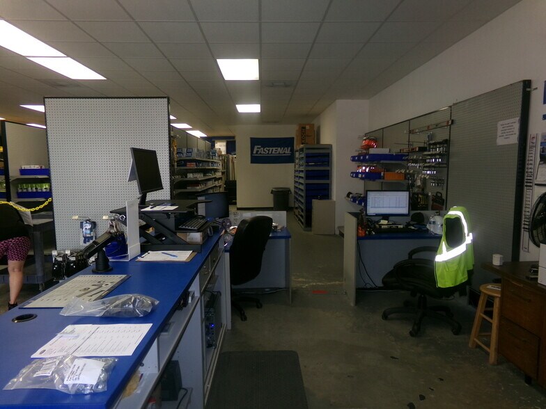More Photos Of 904-910 Magnolia Ave, Auburndale General Retail For Lease