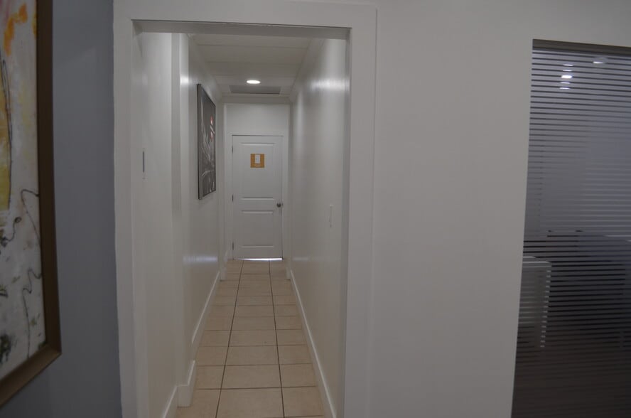 More Photos Of 7311-7323 NW 12th St, Miami Light Distribution For Sale