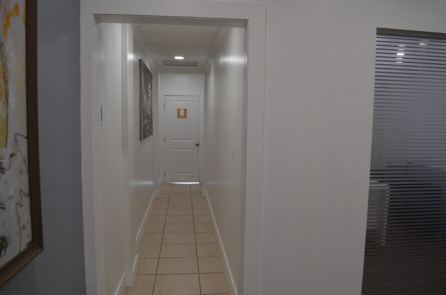 More Photos Of 7311-7323 NW 12th St, Miami Light Distribution For Sale