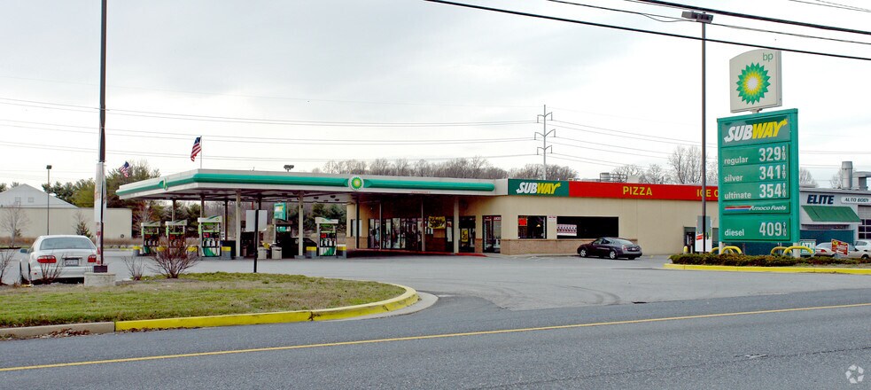 Primary Photo Of 738 State Route 3 N, Gambrills Convenience Store For Lease