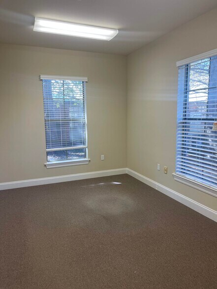 More Photos Of 2798 O'Neal Ln, Baton Rouge Office For Lease