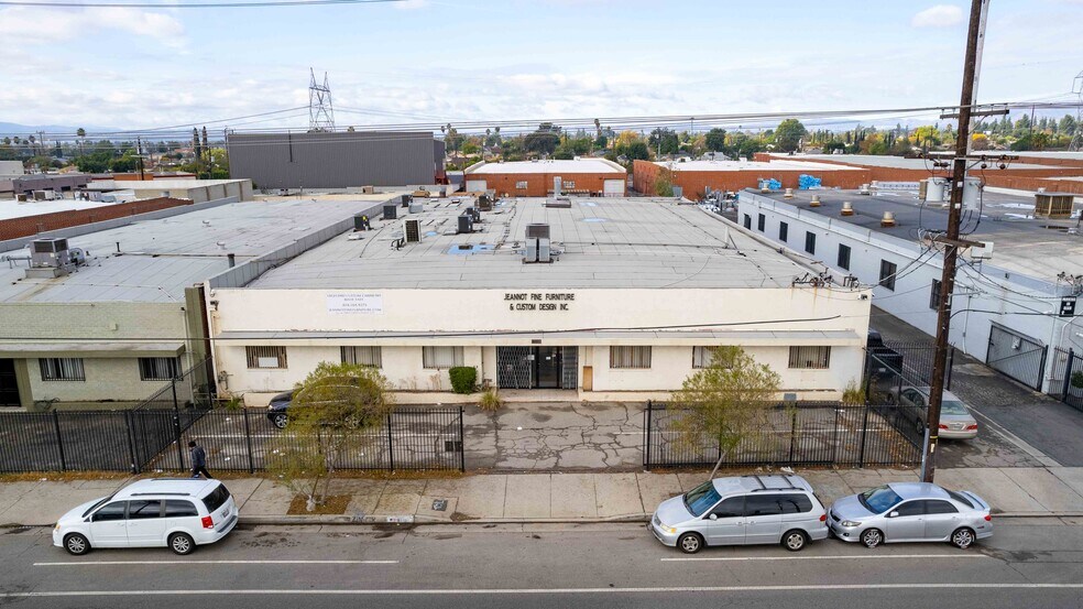 More Photos Of 8115 Lankershim Blvd, North Hollywood Warehouse For Lease