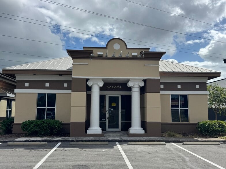 Primary Photo Of 32699 US Highway 19 N, Palm Harbor Freestanding For Lease