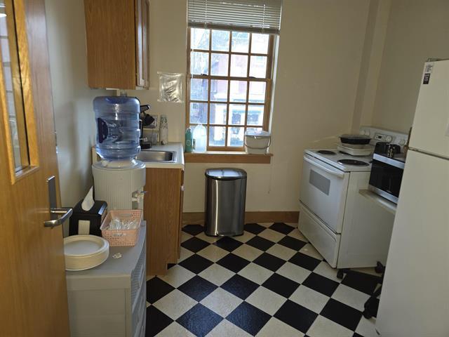 More Photos Of 105 Main St, Windsor Office For Sale