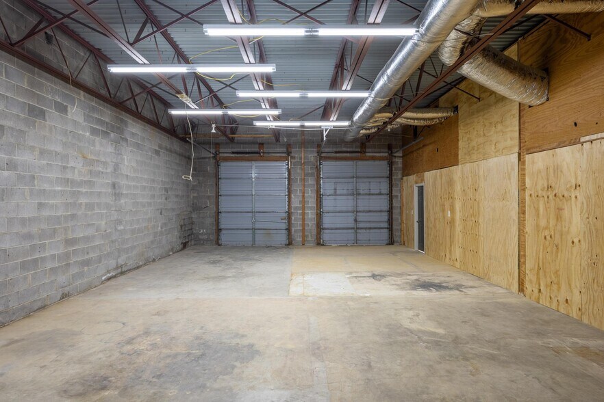 More Photos Of 175 NW Sequoia Rd, Cleveland Warehouse For Lease