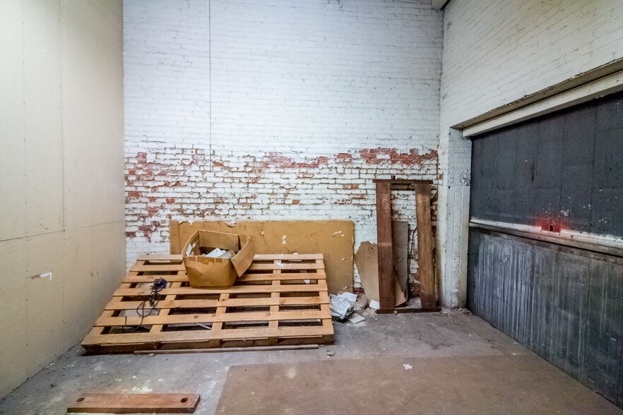 More Photos Of 3800-3812 Euclid Ave, Cleveland Light Manufacturing For Lease