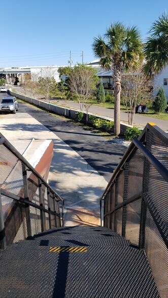 More Photos Of 1942 2nd Ave S, Saint Petersburg Warehouse For Lease