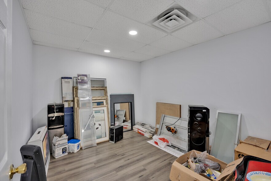 More Photos Of 3548 Cumberland Rd, Cumberland Warehouse For Sale