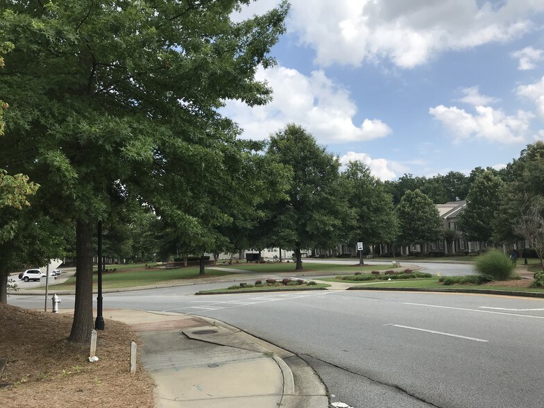 More Photos Of 7130 Buford Hwy, Atlanta Unknown For Lease