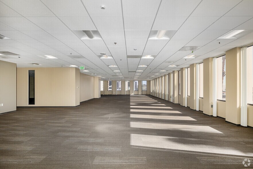 More Photos Of 5901 W Century Blvd, Los Angeles Coworking Space