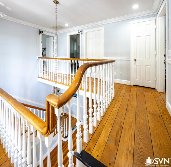 More Photos Of 1419 Lexington Rd, Richmond Office For Sale