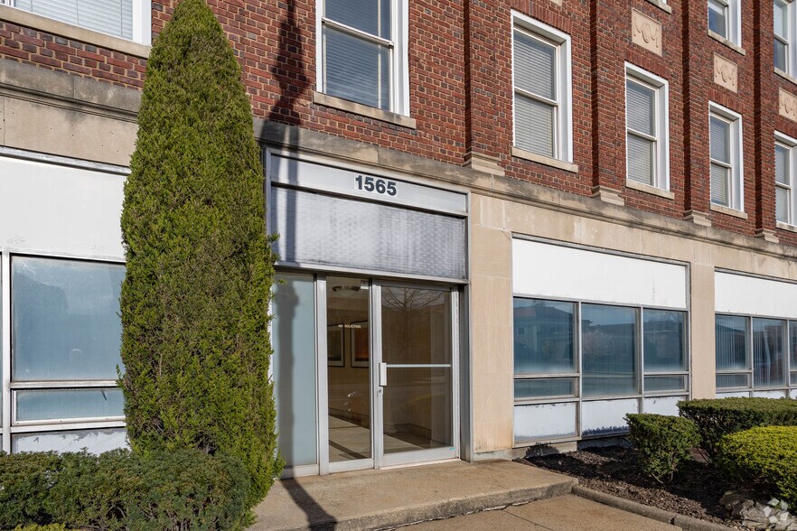 More Photos Of 1565 Franklin Ave, Garden City Office For Lease