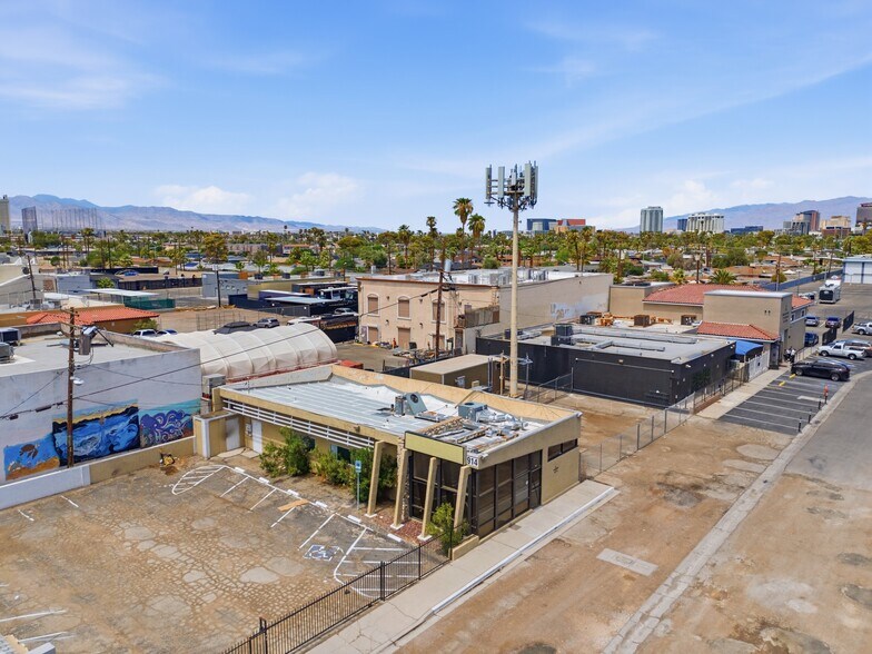 More Photos Of 914 E Sahara Ave, Las Vegas Medical For Lease