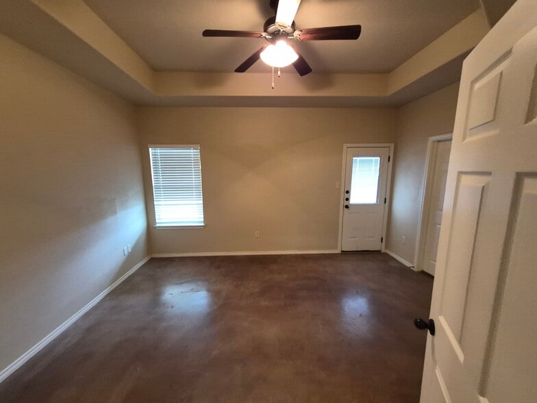 More Photos Of 698 Saengerhalle Rd, New Braunfels Apartments For Sale