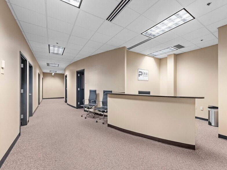 More Photos Of 174 Clarkson Rd, Ballwin Office For Sale