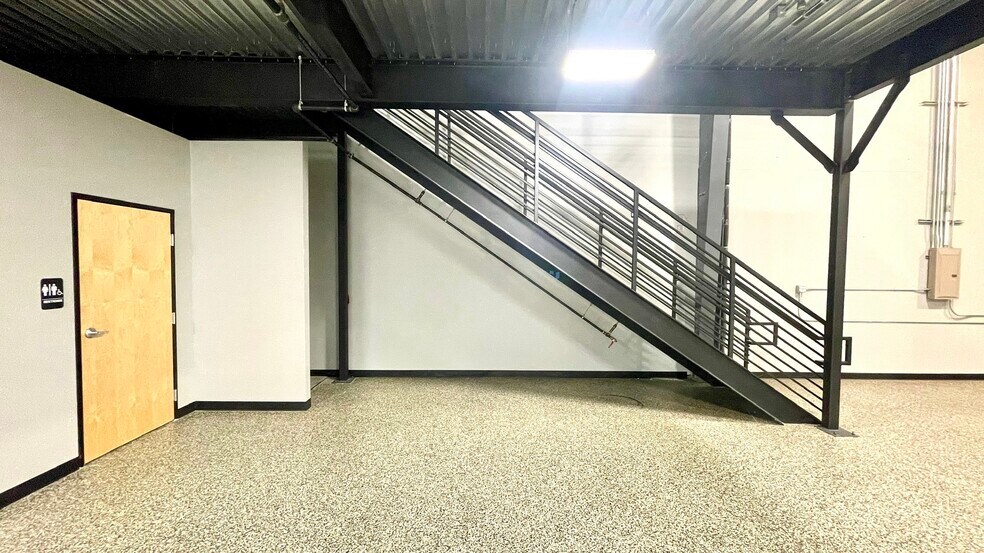 More Photos Of 7637 FM 3009, Schertz Light Distribution For Sale