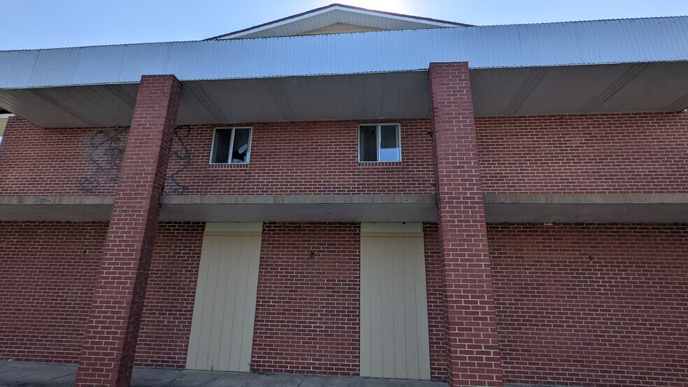 More Photos Of 107-n N Rand Dr, Searcy Hotel For Sale