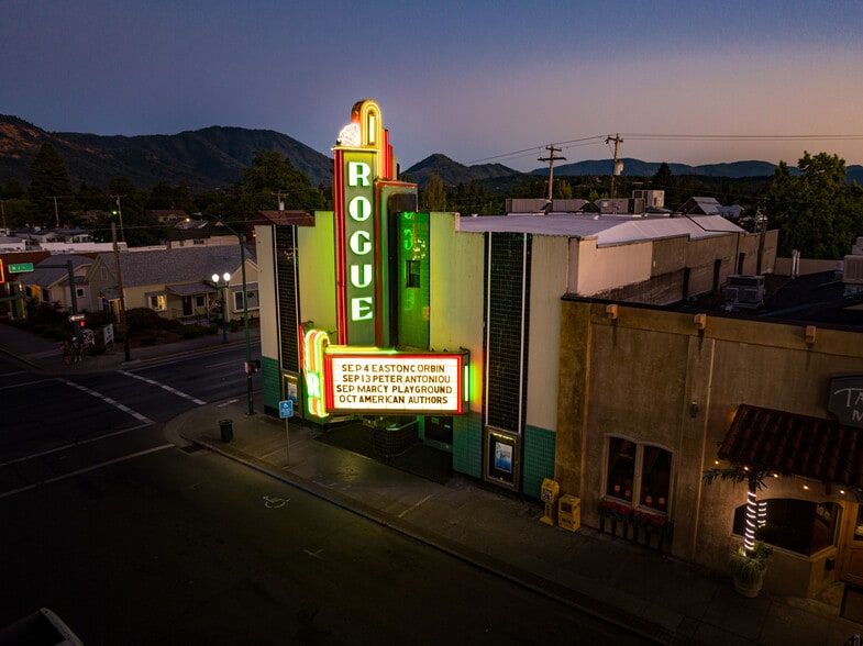 More Photos Of 143 SE H St, Grants Pass Theater Concert Hall For Sale