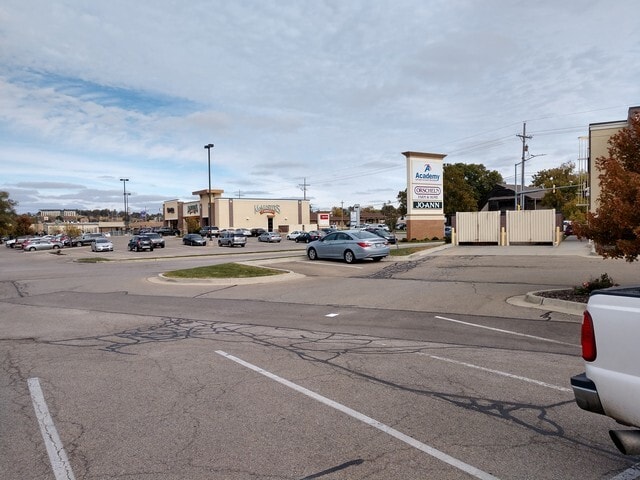 More Photos Of 1133 SW Wanamaker Rd, Topeka General Retail For Sale