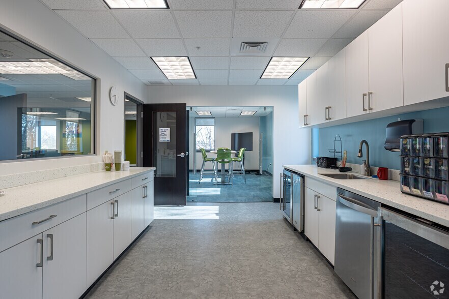 More Photos Of 1405 S County Trl, East Greenwich Medical For Lease