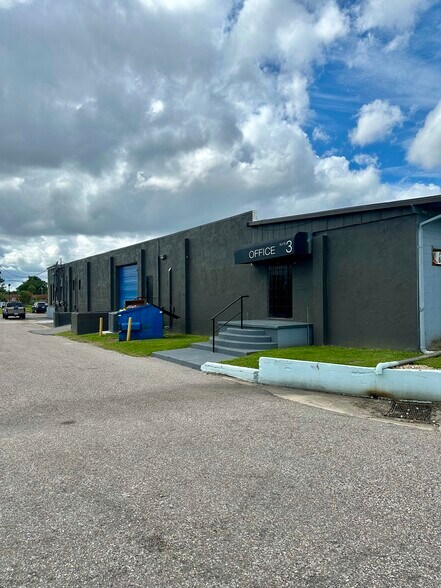 More Photos Of 1011 W Lancaster Rd, Orlando General Retail For Sale