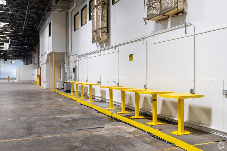 More Photos Of 3550 Odessa Way, Aurora Manufacturing For Lease