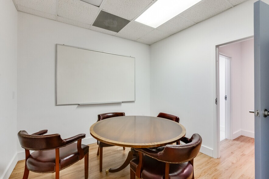 More Photos Of 16945 General Puller Hwy, Deltaville Office For Sale