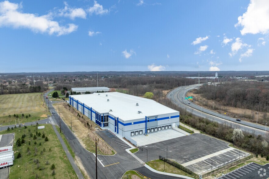 More Photos Of 330 Wyckoffs Mills Rd, East Windsor Distribution For Lease
