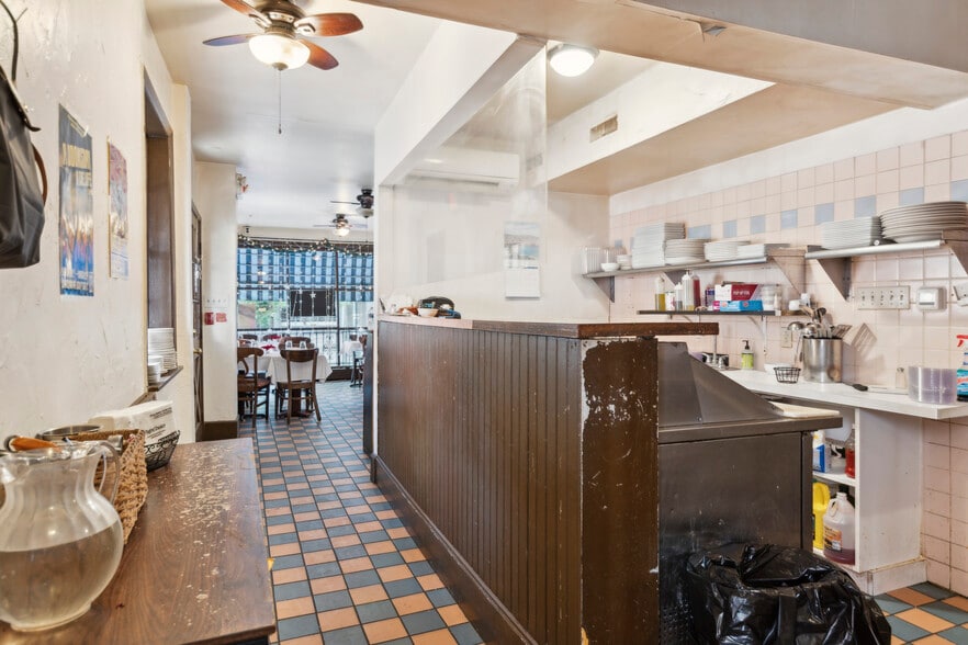 More Photos Of 1127 Pine St, Philadelphia Storefront Retail Residential For Sale
