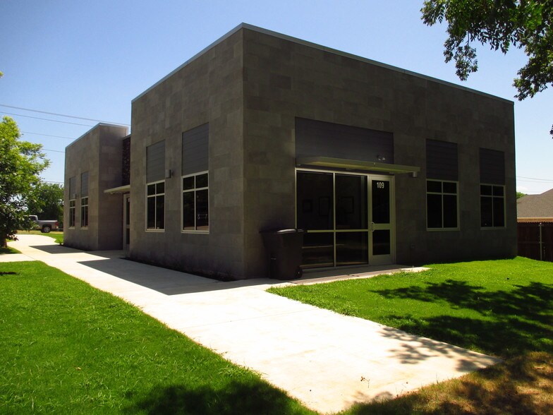 More Photos Of 1409 E McKinney St, Denton Office Residential For Sale