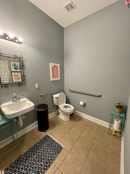 More Photos Of 9191 RG Skinner Pky, Jacksonville Medical For Lease