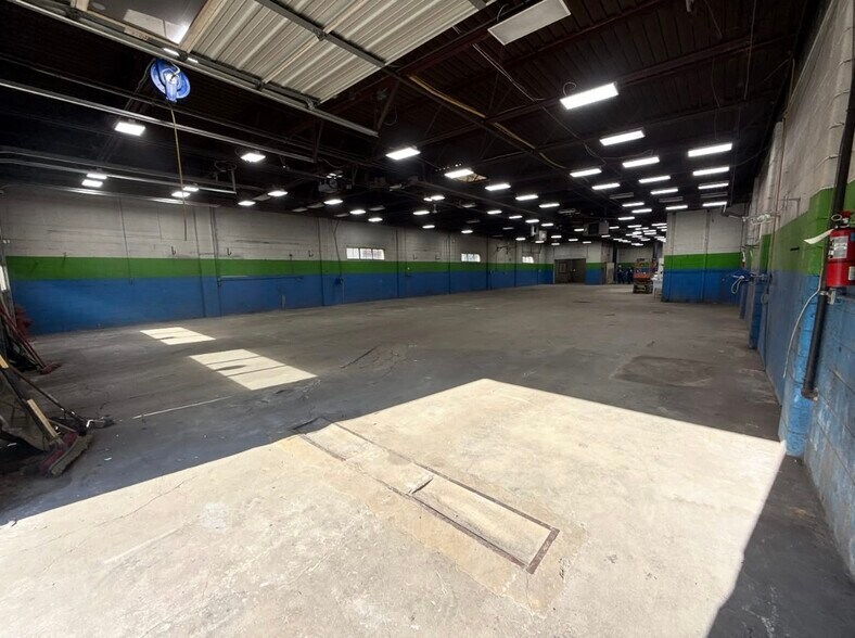 More Photos Of 54 W Barber Ave, Woodbury Warehouse For Sale