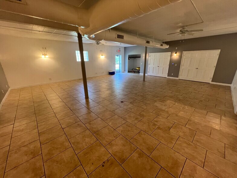 More Photos Of 2709 S US Highway 51, Janesville Flex For Sale