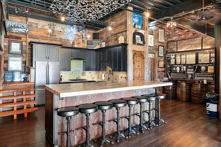 More Photos Of 148 Pit Ln, Pontiac Parking Garage For Sale