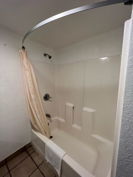 More Photos Of 512 E Riley St, Freer Hospitality For Sale