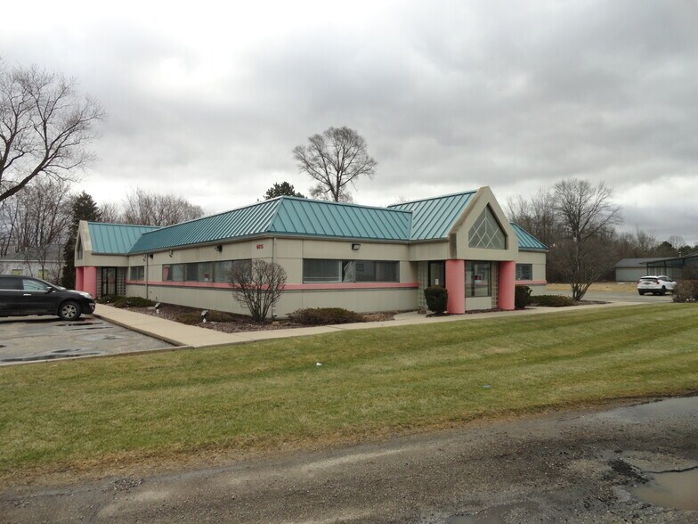 More Photos Of 6015 W Pierson Rd, Flushing Office For Sale