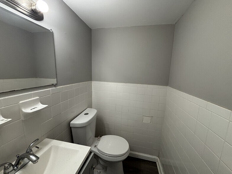 More Photos Of 15488 Mount Calvert Rd, Upper Marlboro Apartments For Sale