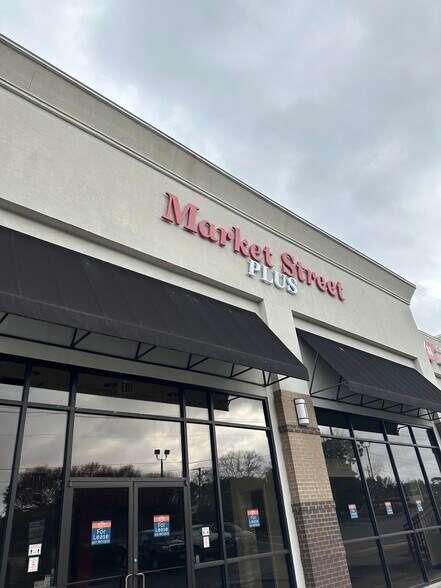 More Photos Of 1290 E County Line Rd, Ridgeland Storefront For Lease