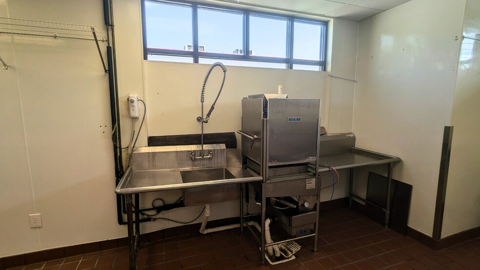 More Photos Of 1285 S College Mall Rd, Bloomington Storefront For Lease