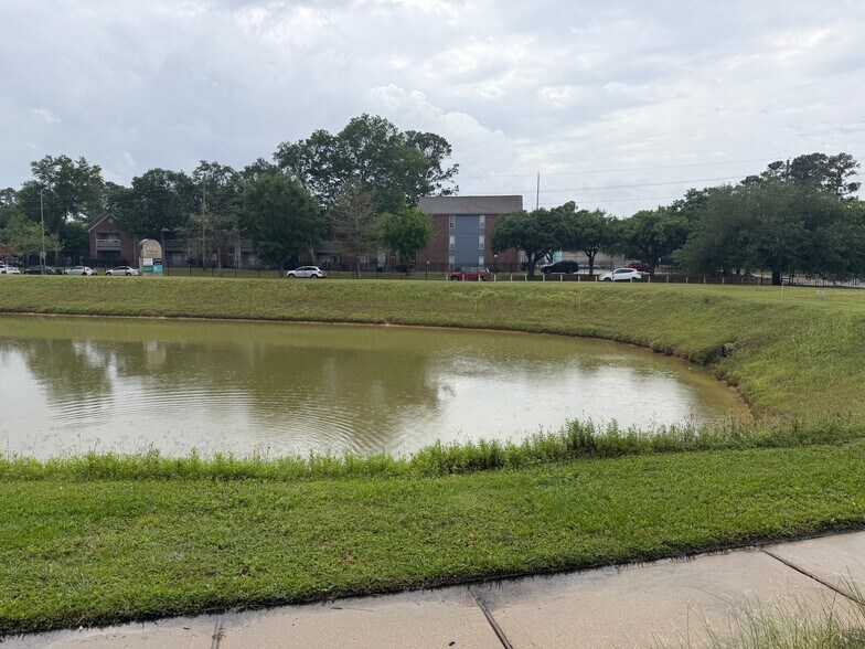 More Photos Of 13644 Breton Ridge St, Houston Medical For Sale