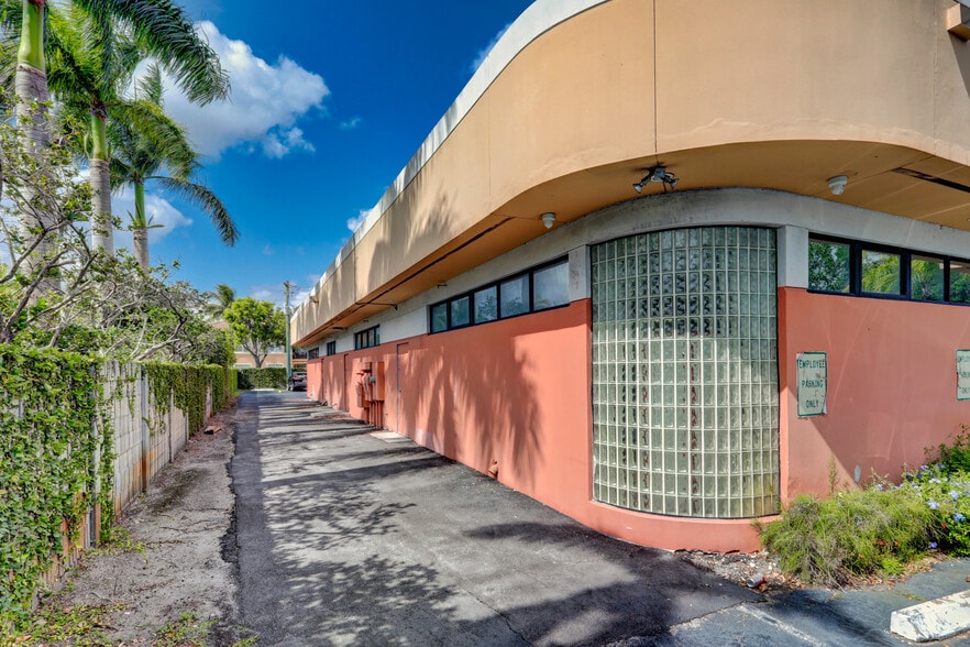More Photos Of 3537 Forest Hill Blvd, West Palm Beach Medical For Lease