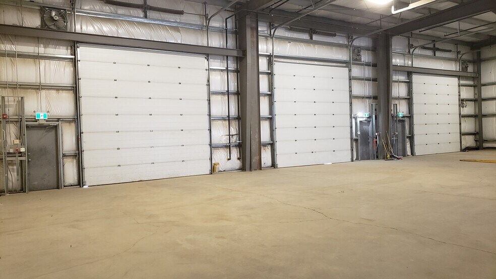 More Photos Of 8800 Venture Ave SE, Calgary Warehouse For Sale