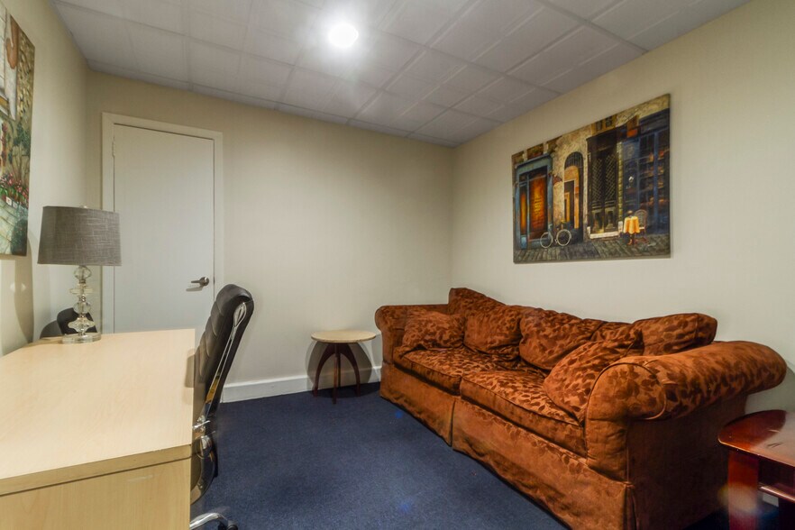 More Photos Of 98120 Queens Blvd, Rego Park Apartments For Sale