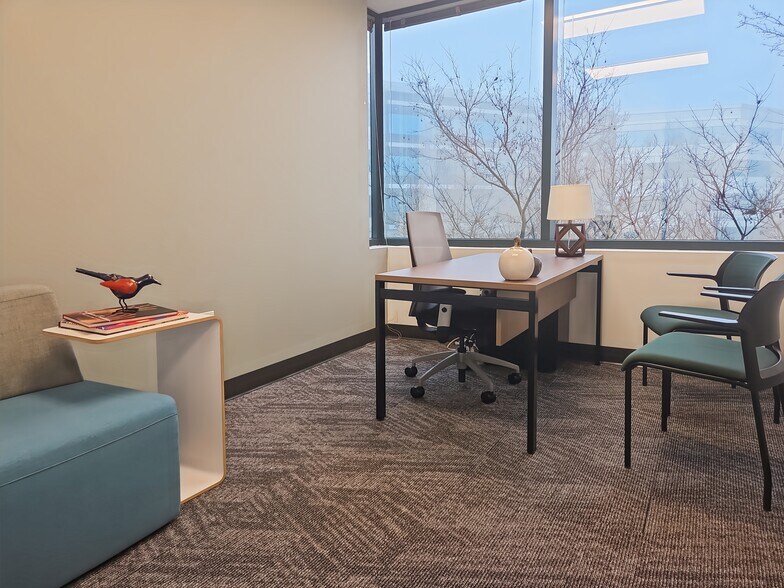 More Photos Of 6701 Koll Center Pky, Pleasanton Coworking Space