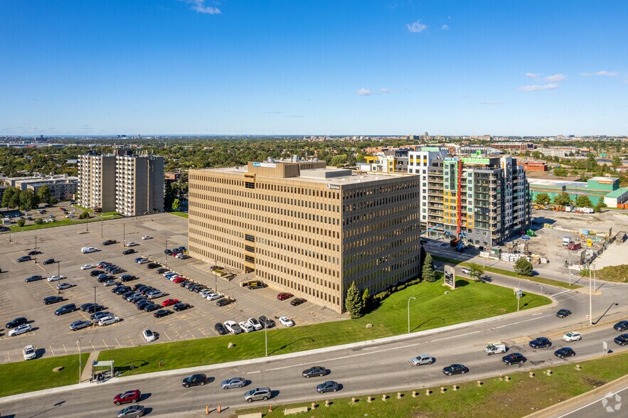 More Photos Of 100 Boul Alexis-Nihon, Montréal Office For Lease