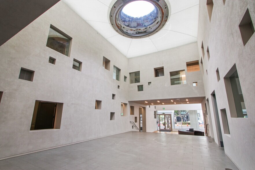 More Photos Of 1018-1024 Westwood Blvd, Los Angeles Storefront For Sale